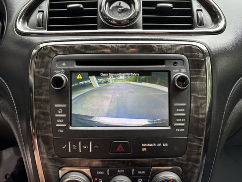Used 2013 Buick Enclave Leather FWD image 26
