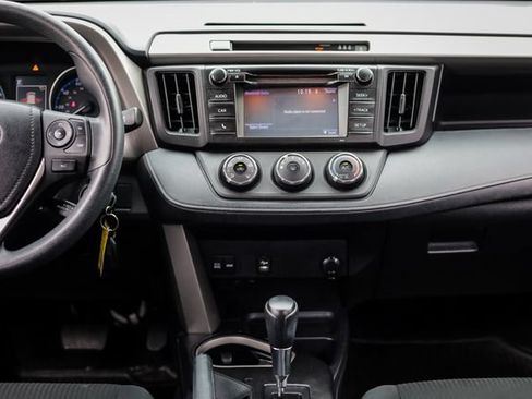 Used 2018 Toyota RAV4 LE w/ All Weather Liner Package AWD/4WD image 27