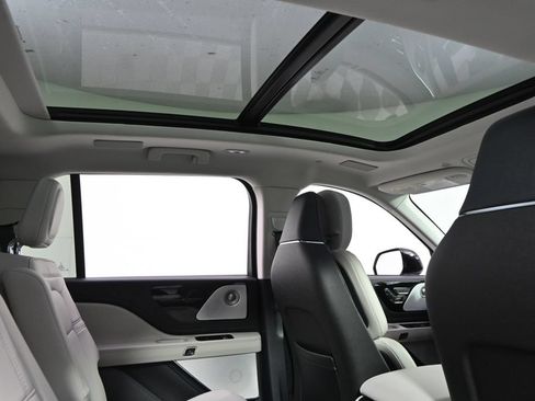 New 2026 Lincoln Aviator Reserve AWD/4WD image 17