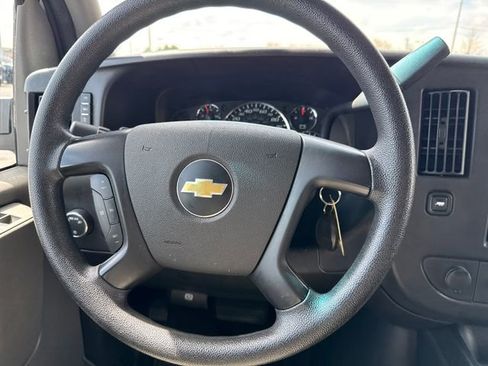 Used 2015 Chevrolet Express 2500 LT w/ LT Preferred Equipment Group RWD image 17