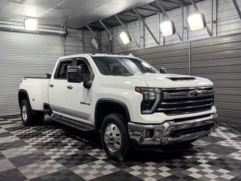 Used 2024 Chevrolet Silverado 3500 LTZ image 4