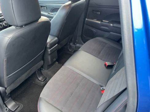 Used 2024 Mitsubishi Outlander Sport SE image 4