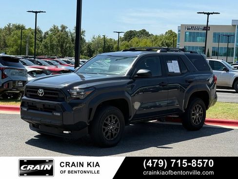 Used 2025 Toyota 4Runner SR5 AWD/4WD image 3