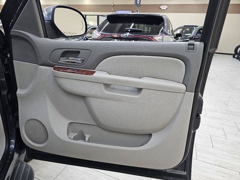 Used 2011 Chevrolet Avalanche LT w/ Regional Value Package RWD image 34
