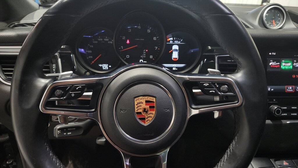 Used 2018 Porsche Macan AWD/4WD image 29