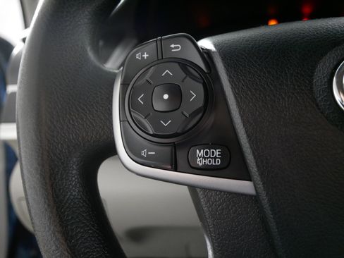 Used 2013 Toyota Camry LE image 27