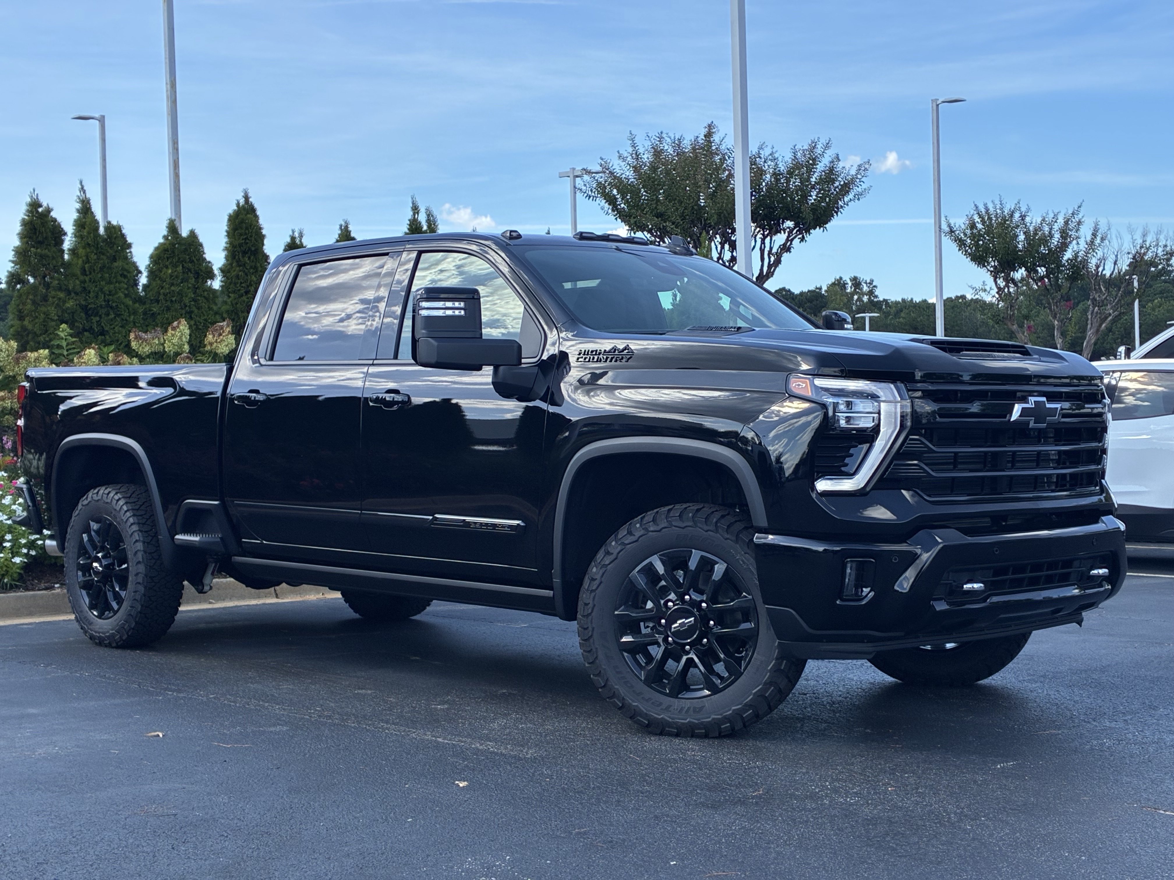 New 2026 Chevrolet Silverado 2500 High Country w/ Midnight Edition AWD/4WD image 2