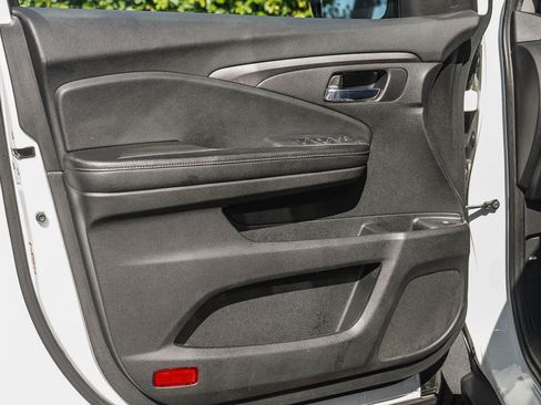 Used 2020 Honda Pilot EX image 21