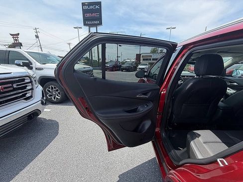Used 2023 Buick Encore GX Select w/ Sport Touring Package FWD image 14