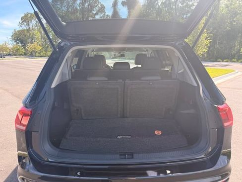Used 2018 Volkswagen Tiguan SE FWD image 11