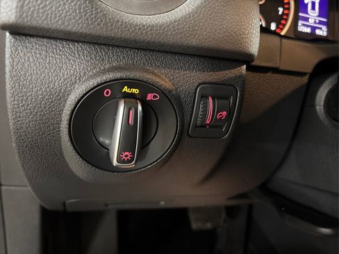 Used 2017 Volkswagen Tiguan S image 26