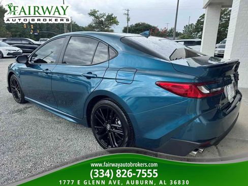 Used 2025 Toyota Camry SE FWD image 8