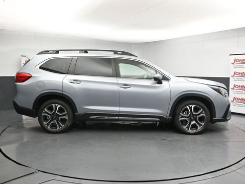 Used 2023 Subaru Ascent Limited AWD/4WD image 9