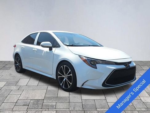 Used 2021 Toyota Corolla LE FWD image 1
