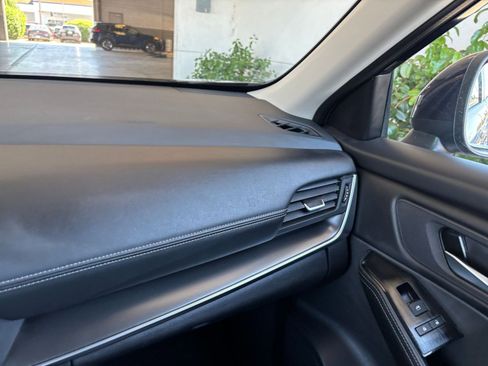 Used 2025 Nissan Rogue SV FWD image 37
