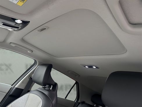 Used 2023 Kia Niro Wave w/ Wave Preserve Package image 11