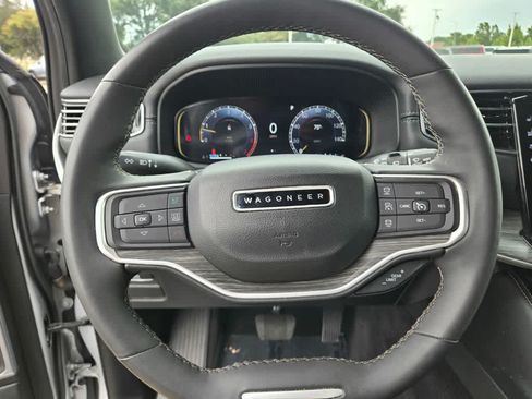 Used 2024 Jeep Wagoneer L Series II w/ Flexible Seating Group AWD/4WD image 22