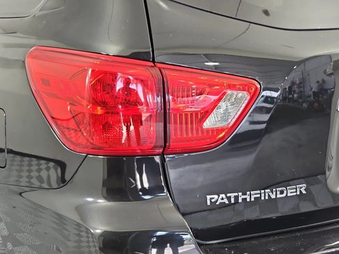 Used 2020 Nissan Pathfinder SL FWD image 29