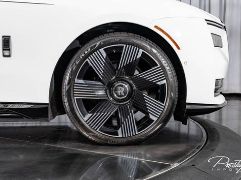 Used 2024 Rolls-Royce Spectre w/ Spectre Launch Package image 22
