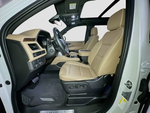 Used 2023 Chevrolet Tahoe Premier AWD/4WD image 17