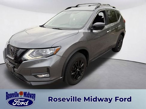 Used 2018 Nissan Rogue SV w/ Premium Package AWD/4WD image 1