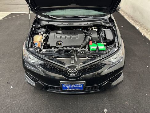 Used 2018 Toyota Corolla iM image 11