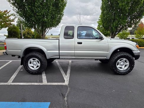Used 2002 Toyota Tacoma 4x4 Xtracab w/ SR5 Pkg w/ Chrome Pkg image 4