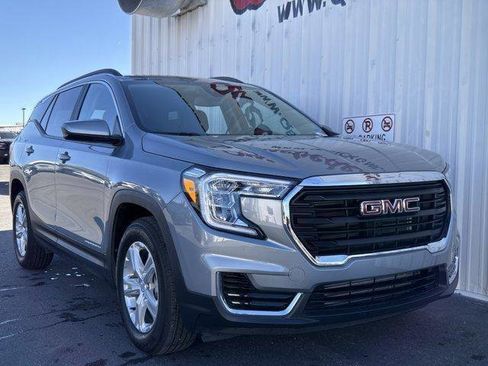 Used 2023 GMC Terrain SLE w/ Driver Convenience Package image 40