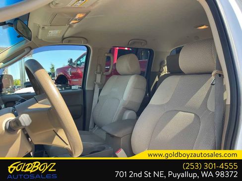 Used 2007 Nissan Frontier SE w/ SE Value Truck Pkg AWD/4WD image 12