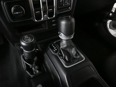 Used 2018 Jeep Wrangler Unlimited Sport S AWD/4WD image 15