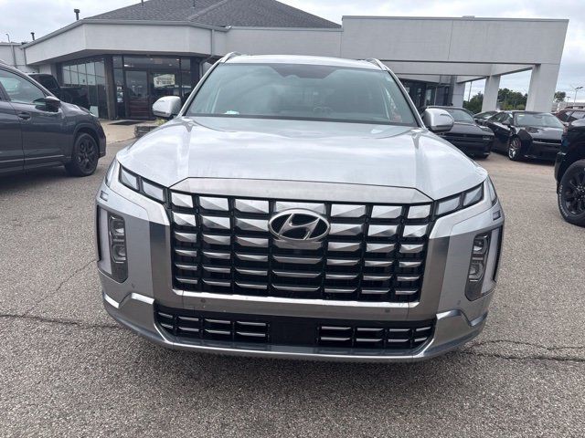 Used 2023 Hyundai Palisade Calligraphy AWD/4WD image 2