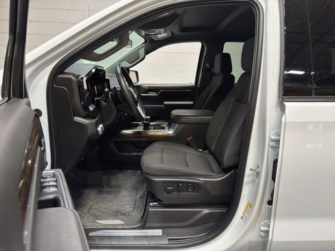 Used 2025 GMC Sierra 1500 Elevation w/ Preferred Package AWD/4WD image 18