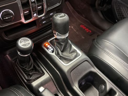 Used 2018 Jeep Wrangler Unlimited Sport S AWD/4WD image 16