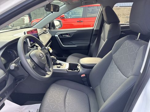 New 2025 Toyota RAV4 XLE AWD/4WD image 13