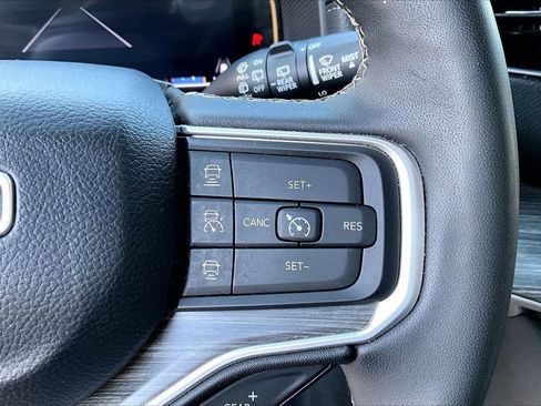 Certified 2024 Jeep Wagoneer L Series II w/ Flexible Seating Group AWD/4WD image 27