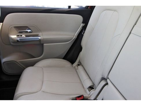 Used 2022 Mercedes-Benz GLB 250 w/ Premium Package Lite image 14