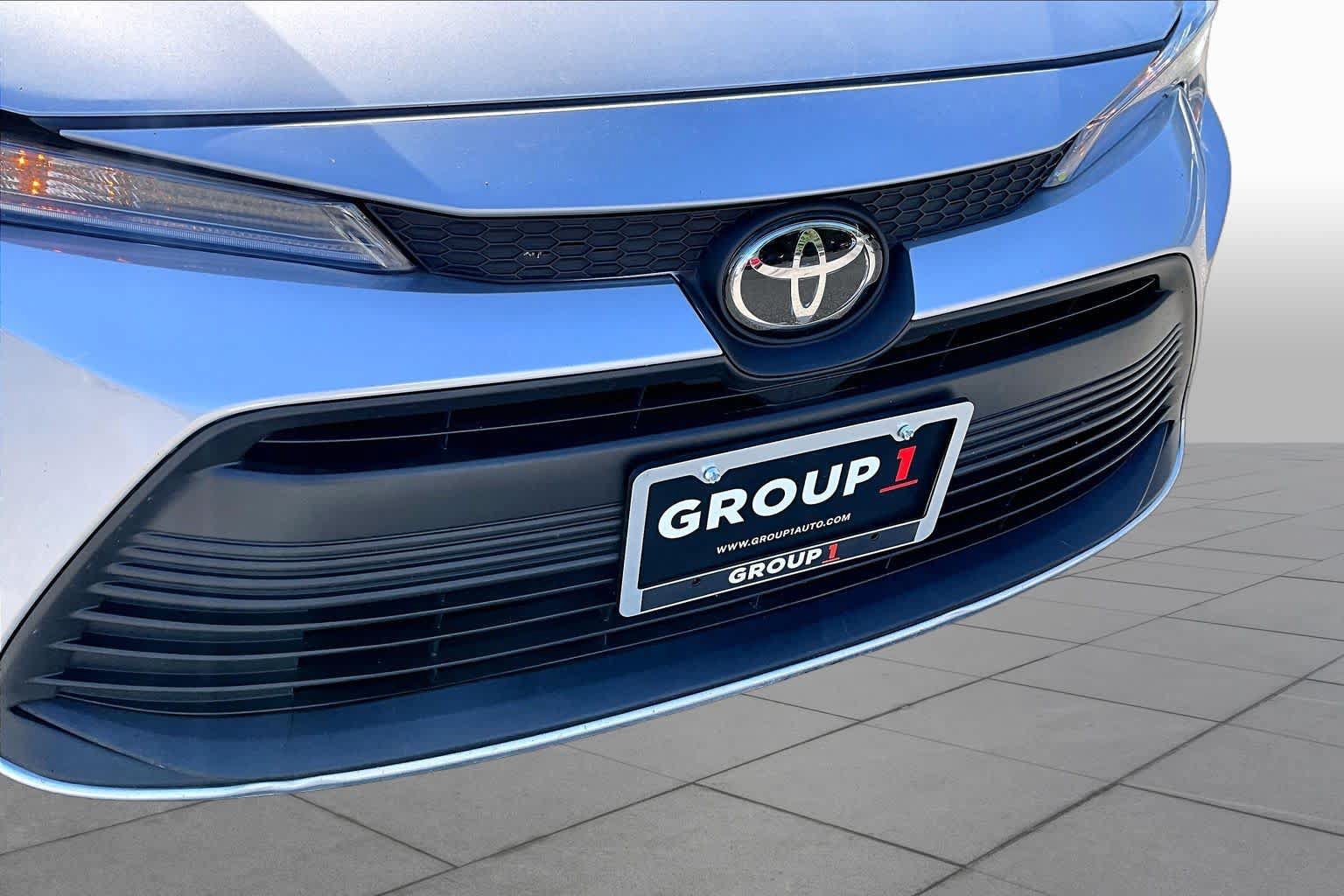 Used 2025 Toyota Corolla LE FWD image 29