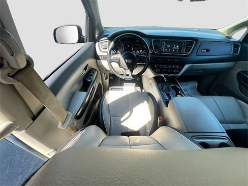 Used 2021 Kia Sedona EX image 22