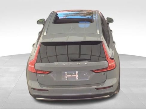 Used 2025 Volvo V60 B5 Cross Country Plus AWD/4WD image 8