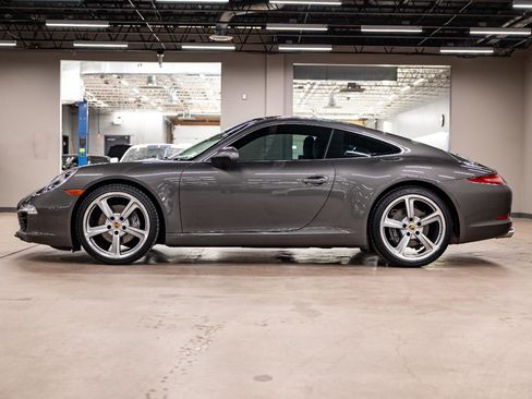 Used 2016 Porsche 911 Carrera RWD image 18