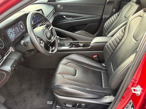 Used 2025 Hyundai Elantra Limited FWD image 29