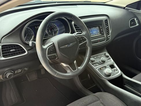 Used 2015 Chrysler 200 Limited w/ Convenience Group FWD image 8