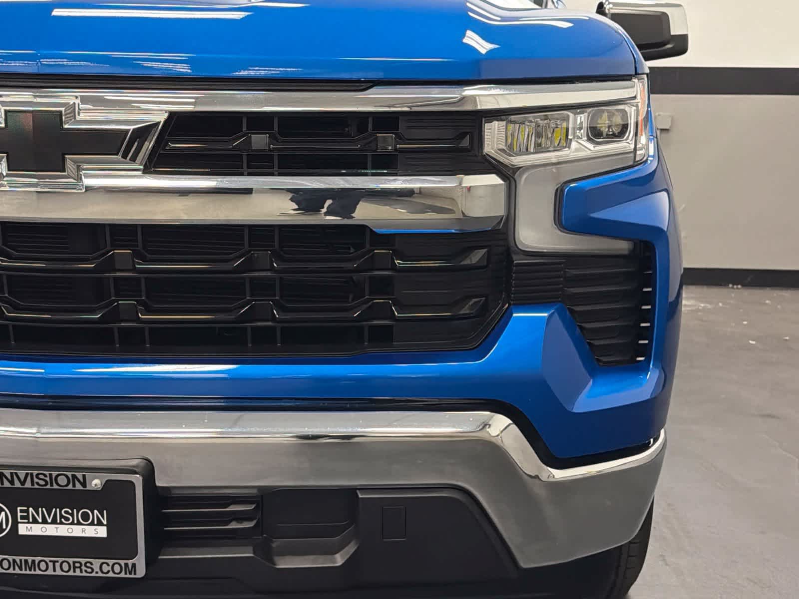 Used 2024 Chevrolet Silverado 1500 LT w/ LPO, Dark Essentials Package RWD image 7