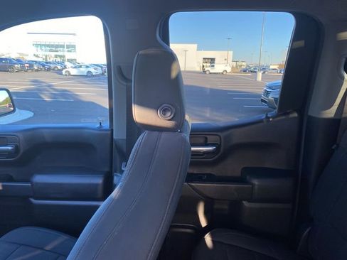 Used 2019 Chevrolet Silverado 1500 Custom Trail Boss w/ Custom Convenience Package image 4