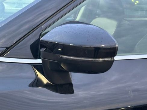 Certified 2025 Nissan Pathfinder SL image 11