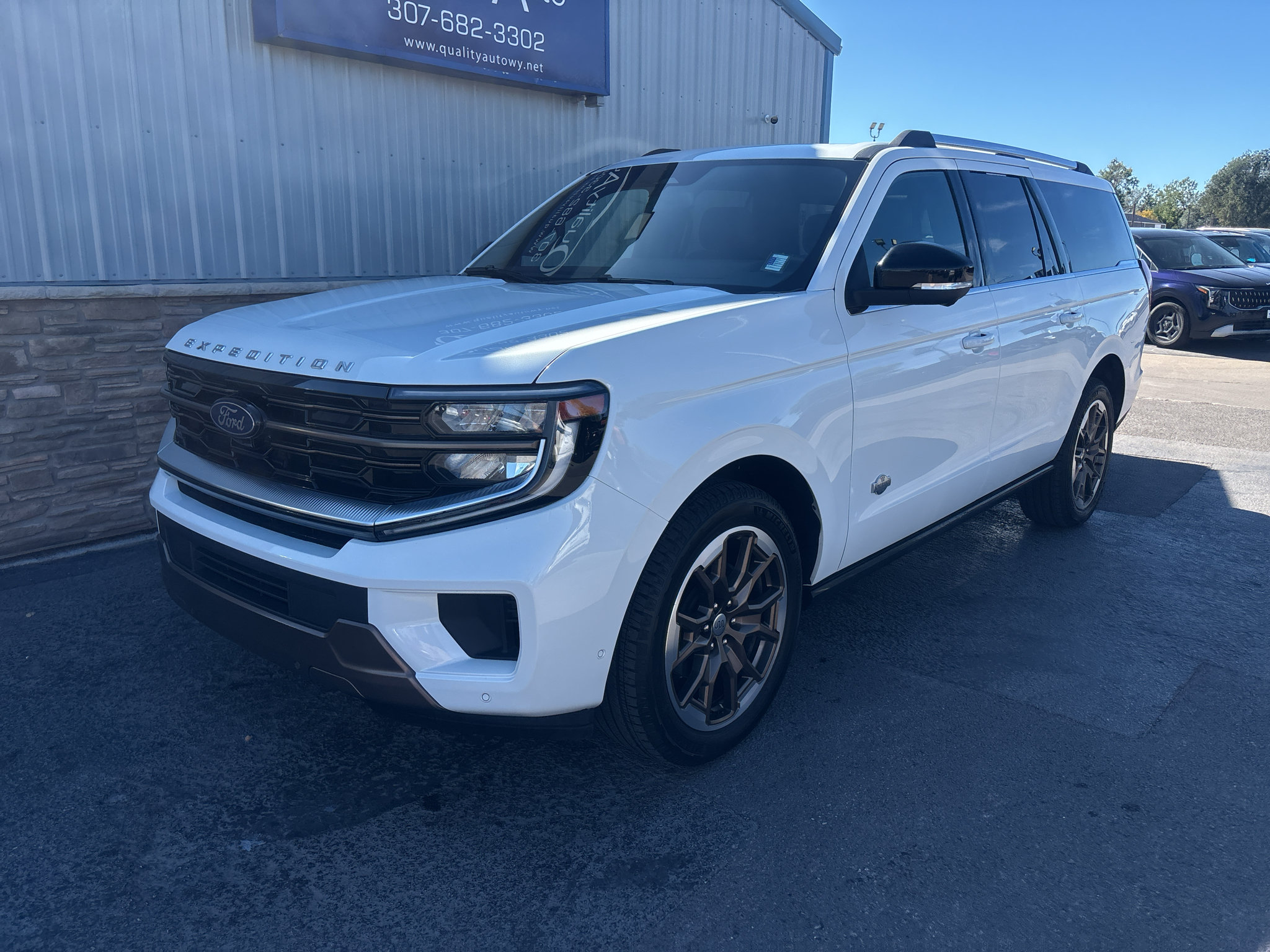 Used 2025 Ford Expedition Max King Ranch AWD/4WD image 2