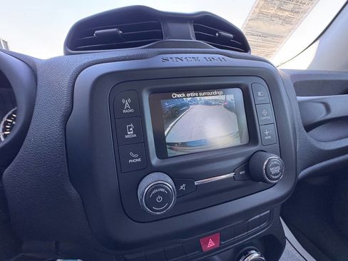 Used 2015 Jeep Renegade Latitude image 26