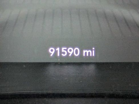 Used 2018 Dodge Challenger SXT RWD image 30
