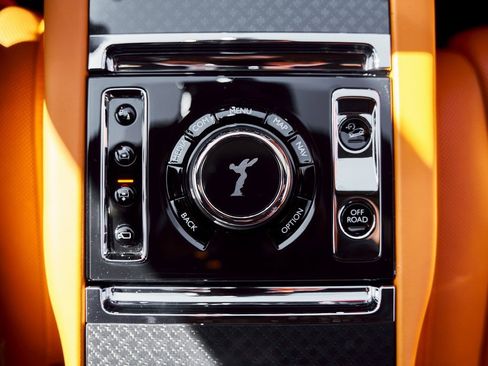 Used 2024 Rolls-Royce Cullinan Black Badge image 71