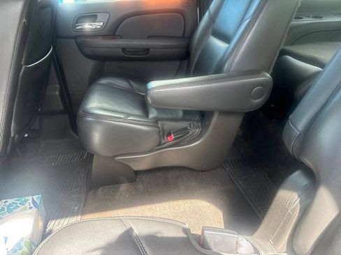 Used 2014 Chevrolet Suburban LTZ AWD/4WD image 13